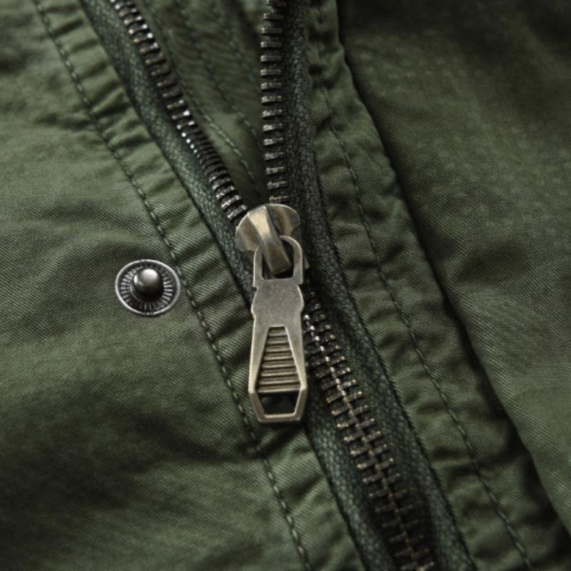 Herrentrenchcoat mit Kapuze und mehreren Taschen