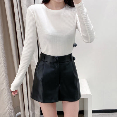 Damen-Kunstleder-Shorts mit eleganten Zierleisten