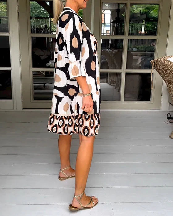 STILVOLLES PLISSEE KLEID