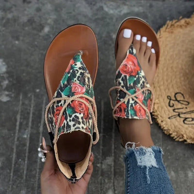 Thelma – Stilvolle Sandalen aus Canvas und Leder